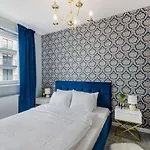 Lumina Lovely 2-room With Balcony 우치