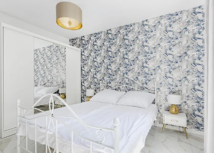 Lejlighed Lumina Lovely 2-room With Balcony *