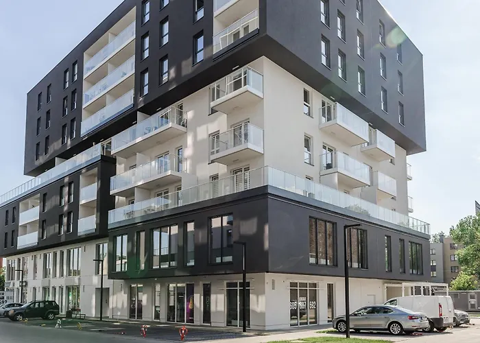 Lumina Lovely 2-room With Balcony *