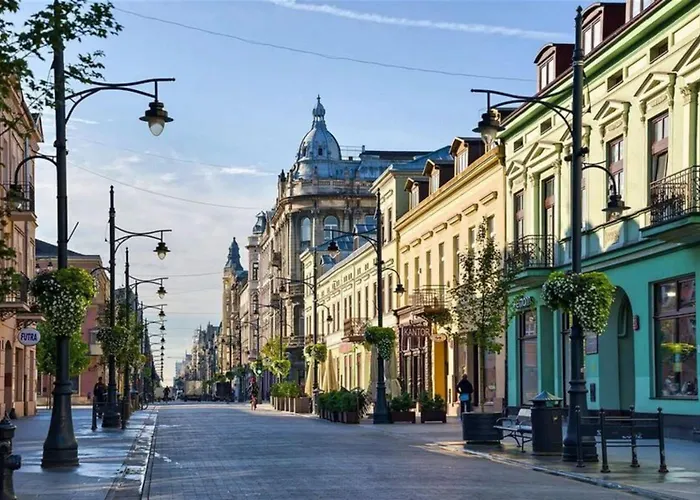 Apartment Lumina Lovely 2-room With Balcony